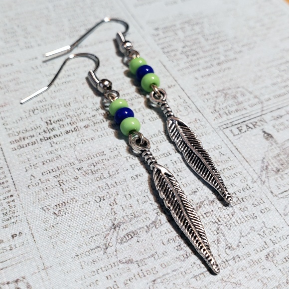 Feather Earrings Seahawks Colors - Picture 1 of 1